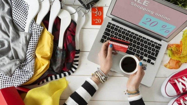 What time of day do people shop online?