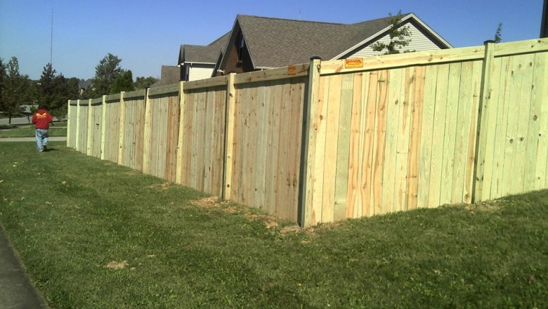 Metal Fencing Service