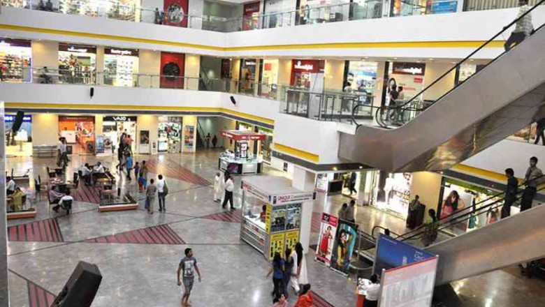 Lucknow: Silence Remains In The Mall All Day, Raunak Disappears