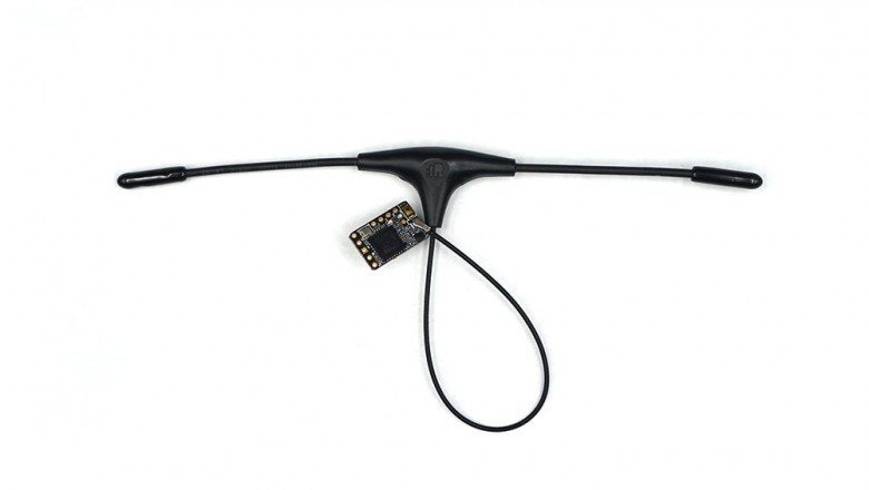 Long Range Receiver R9 Slim+ OTA is designed with dual antennas