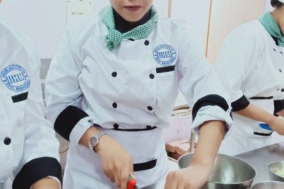 Shape your Career the way YOU want with Hotel Management Courses