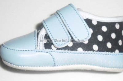 Ideas to Follow While Shopping the Right Pair of Shoes for Your Baby Girl