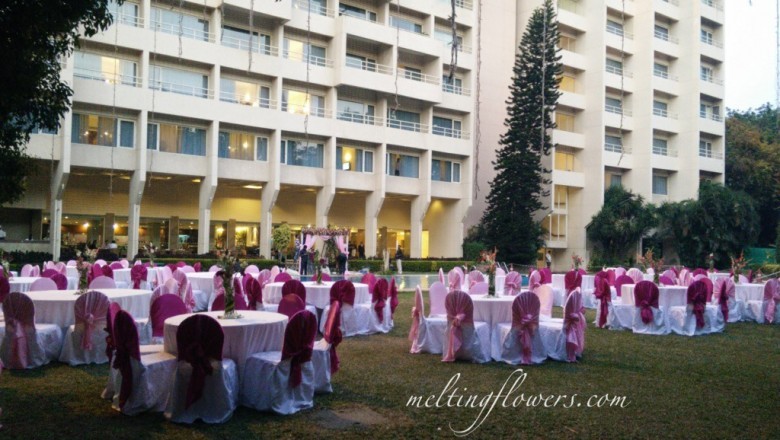 The Lalit Ashok Bangalore, Outdoor Wedding, Garden Wedding Venues In Bangalore | Melting Flowers