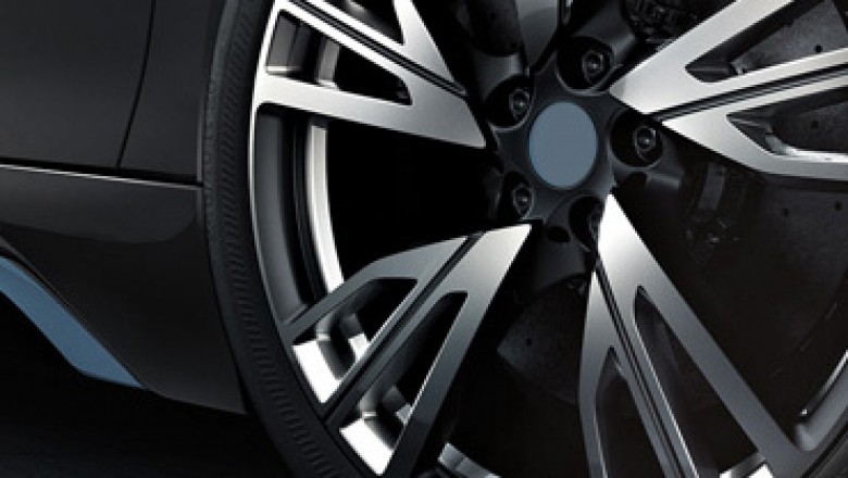 Car Polishing Service | Wheels Spa