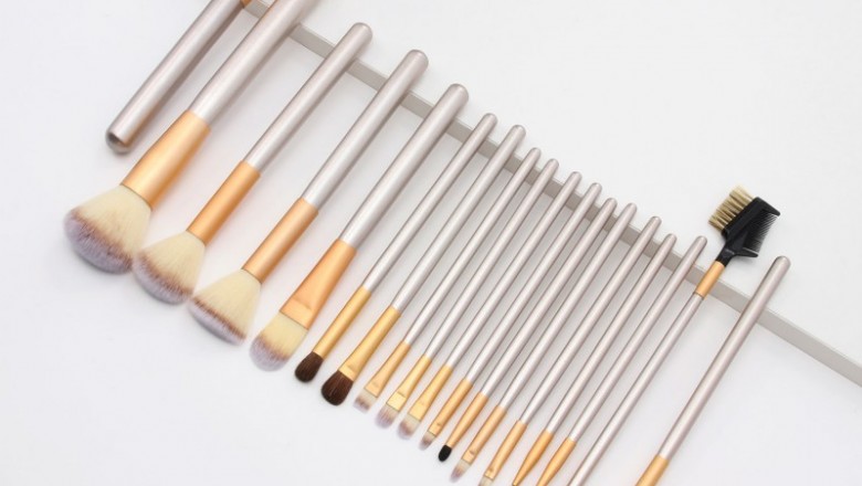 Great Brush for Applying Powder!