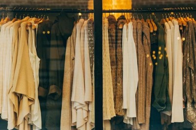 What Are the Best Wholesale Clothing Websites UK?