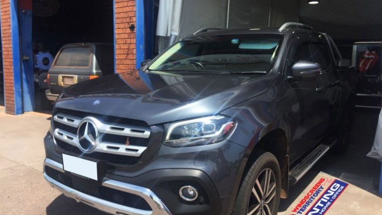 Get a windscreen replacement service at your doorstep with Windscreens Territory!!