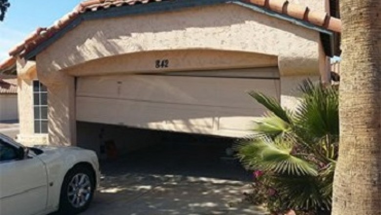 Do you need the top garage door company around Peoria?