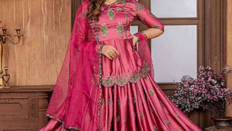 Buy Pink Embroidered Satin Pakistani Sharara Suit Online from EthnicPlus for 2,849.00