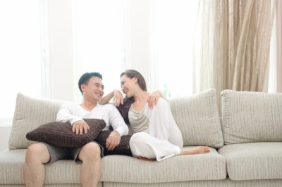 4 Habits of Healthy Couples and 4 Relationship Red Flags
