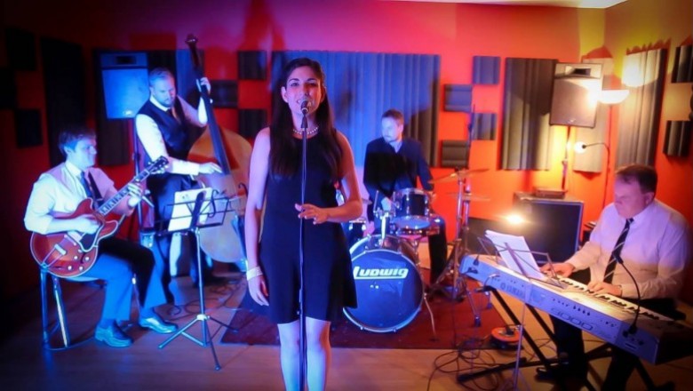 Why Your Wedding Celebration Needs a Live Band or a Wedding Singer