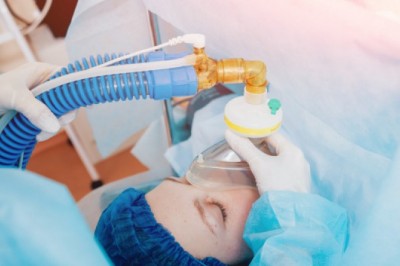 Endotracheal tube anesthesia allows air to flow easily to and from the lungs
