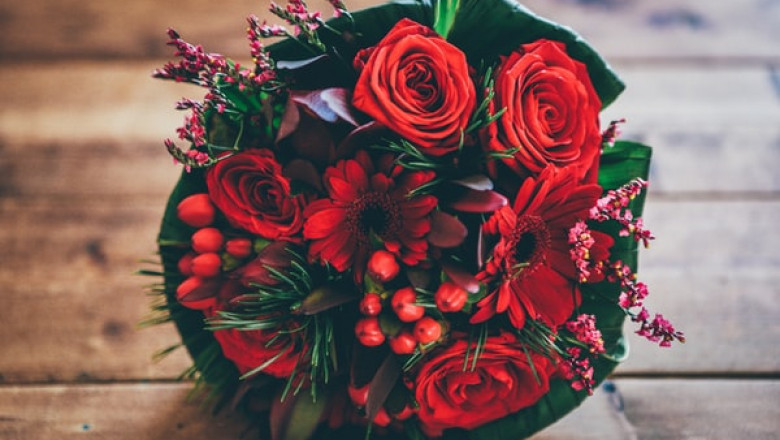 What Are the Wooden Wedding Flowers Arrangements That You Need to Create?