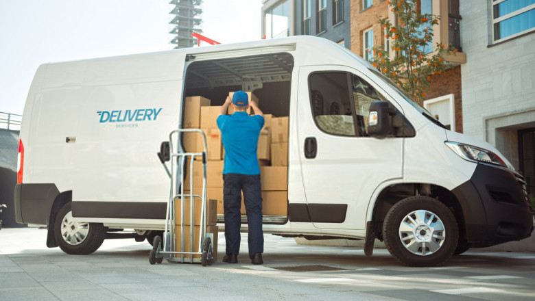 courier service UK
