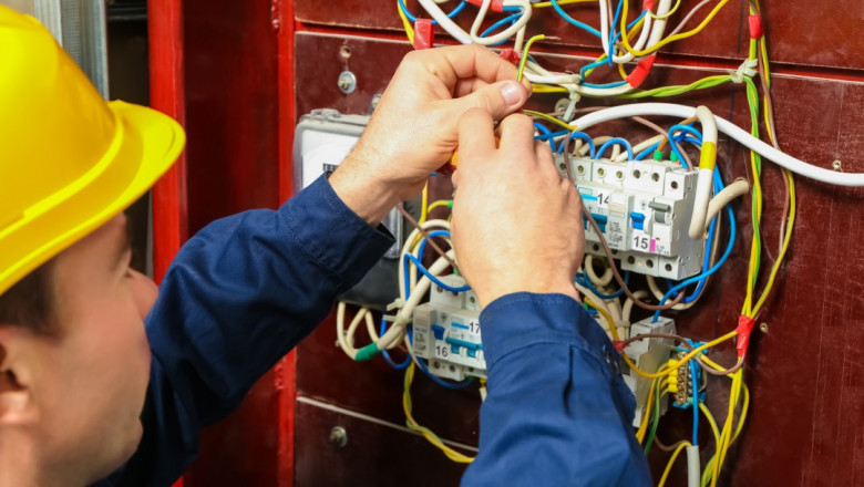 Hire Emergency Electrician & Maintenance Services In Sydney