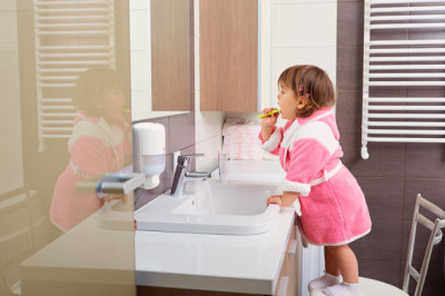 Your child doesn’t let you brush his teeth!