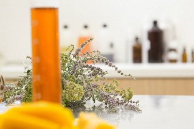 From drug synthesis to water treatment, organic chemicals are now one of the most important substances in everyday life