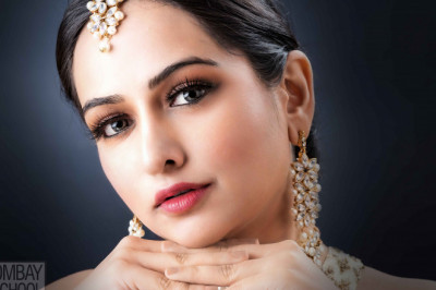 Leading Academy In Mumbai Learn Personal Makeup Course