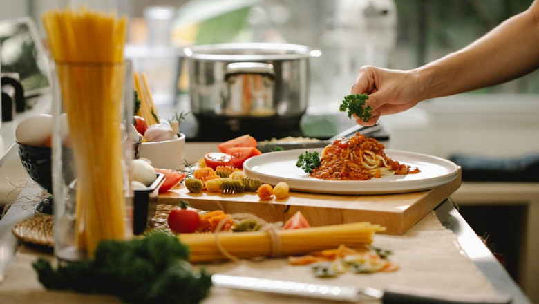 Who Needs A Food Handlers Card?