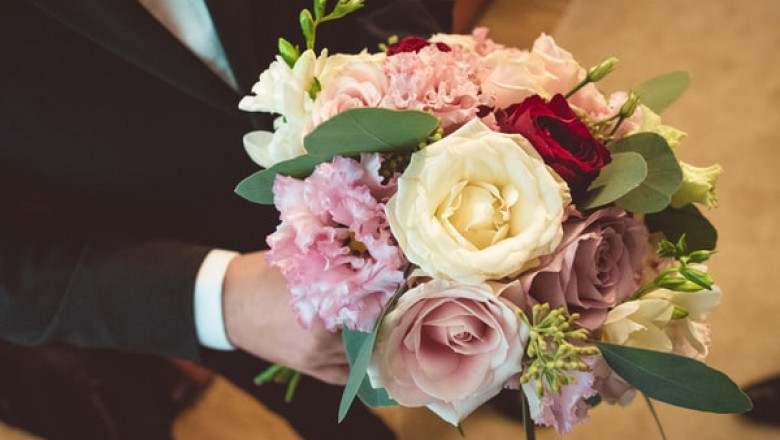 How to Create Stunning Wooden Wedding Bouquets