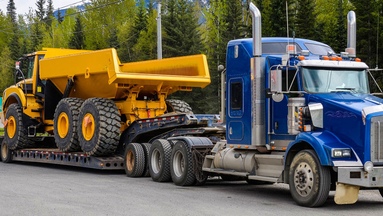 Flatbed oversize trucking