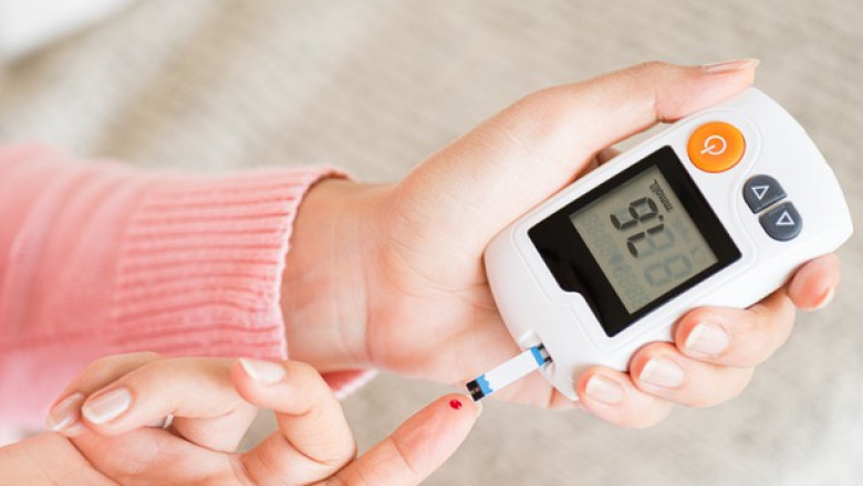 Diabetes monitoring devices are used to monitor the level of glucose into a patient's body