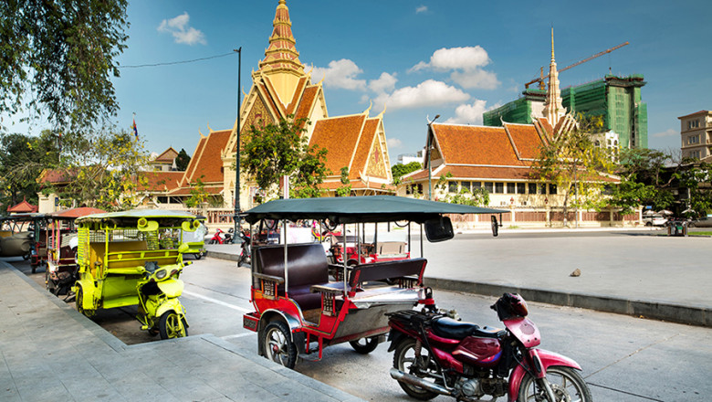 Explorer along Mekong Delta of Vietnam to Cambodia