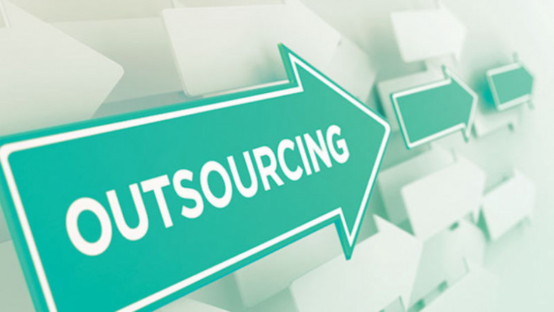 Should Your Business Be Doing SEO In-House vs. Outsourcing?