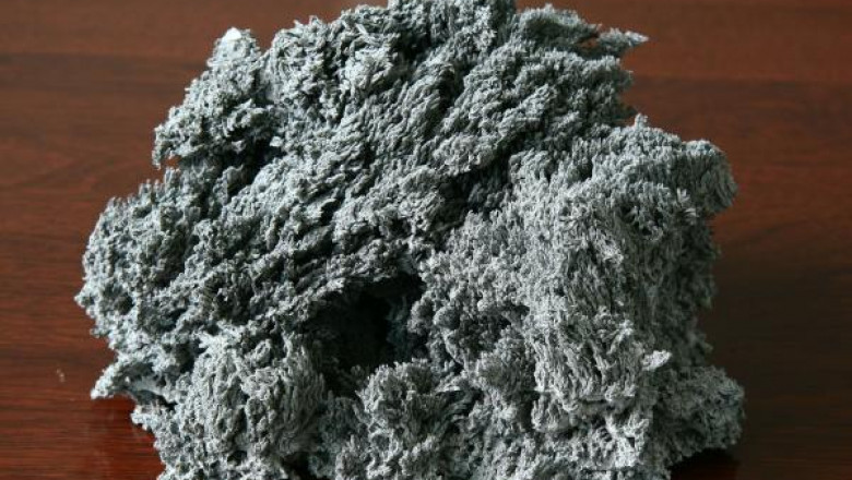 Titanium sponge made of titanium ore, alloying elements, and cleaned and sorted scrap are shredded and then compacted in hydraulic presses into briquettes, which are welded together to form the initial VAR electrode