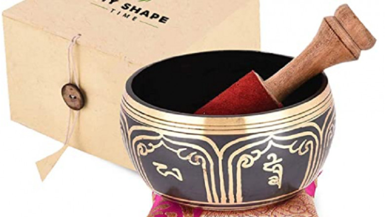 Singing bowl with cusion