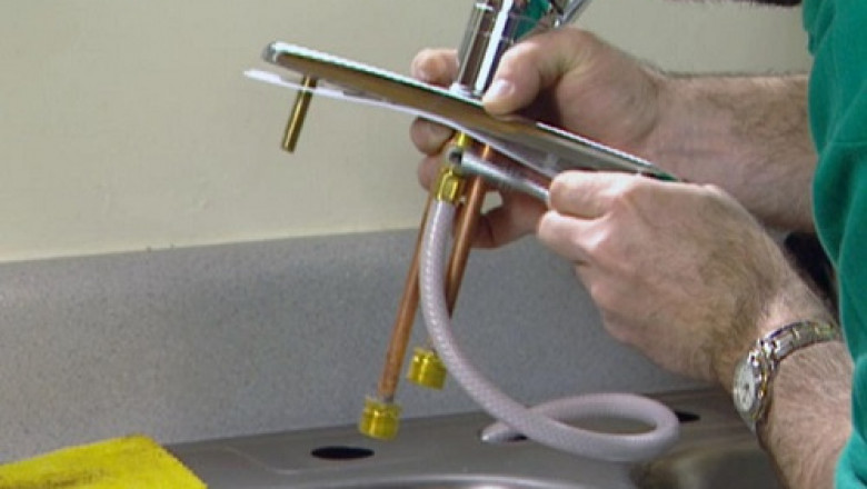 How Easy It is to Install a Kitchen Faucet