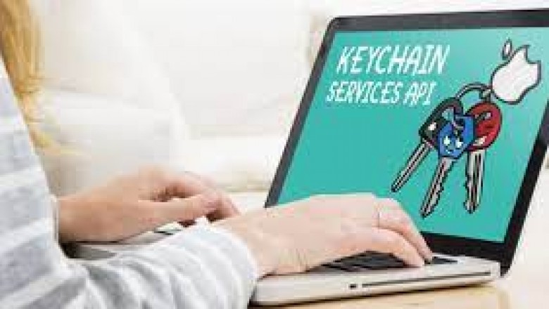 Store sensitive data using KeyChain