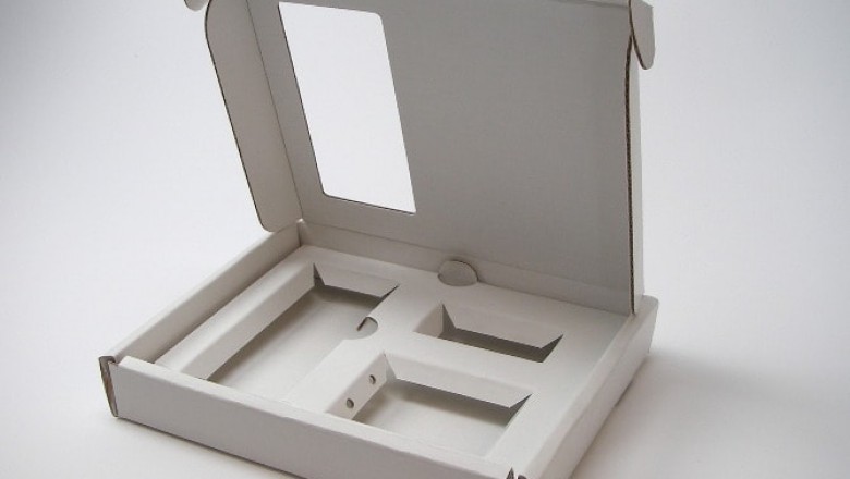 What is the concept of mobile phone packaging? How does it stop the phone from being damaged?