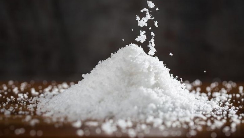 Hyperhidrosis and excessive sweating are treated with aluminium chloride hexahydrate.