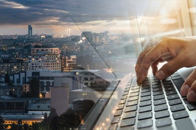 Smart governments can play a crucial role in enhancing the population's quality of life and finding new solutions to a variety of issues.