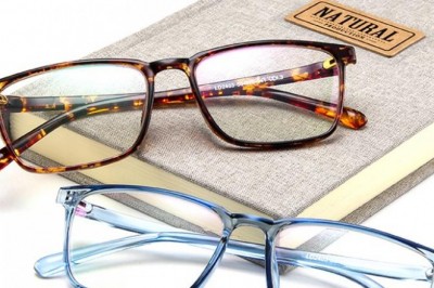 How to choose the right spectacles frames for him and her?