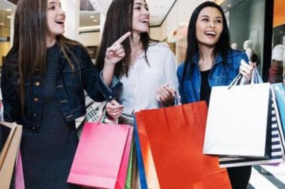 Italian Clothing Distributors - How Italian Fashion Boost Your Sales!