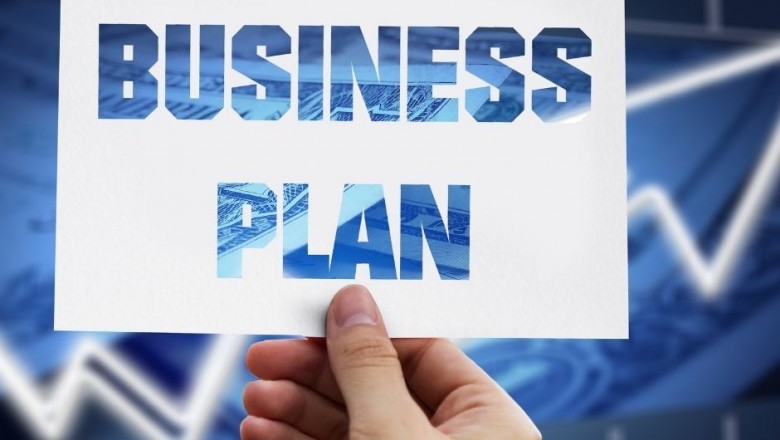 Can I hire someone to write a business plan?