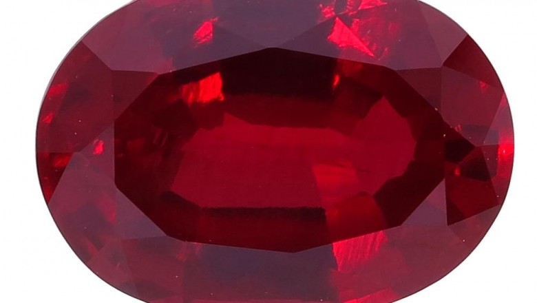 What is the Difference Between Natural and Synthetic Diamonds?