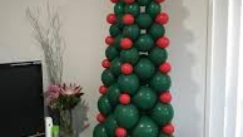 How To Organize Christmas Party On a Budget?