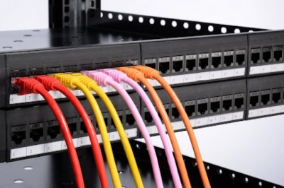 5 Reasons to Choose Fiber Optic Cabling for IT Organisations