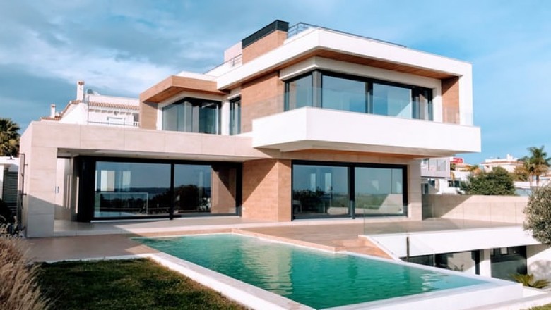 The Advantages of Narrow Block House Designs