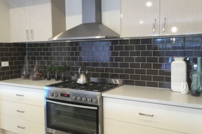 Affordable and Lovely Kitchen Splashback Tiles Ideas