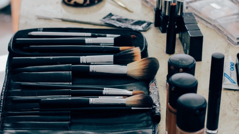 Everything you need to know about your cosmetics bag's highlighter