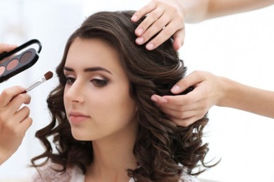 What are the Reasons you should Visit the Beauty Parlour Regularly?