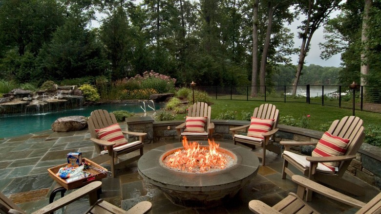 Tips on Choosing Outdoor Furniture and Fire Pit Furniture