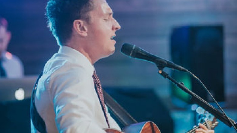 Wedding Guitarist Singer