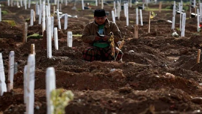 Around 10,000 more died in Corona in one day in the world