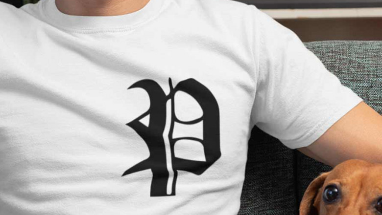 Old English Letter-P Men’s Round Neck T-Shirt