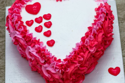 Send Cakes Online - Wonderful Heart Shaped Cakes